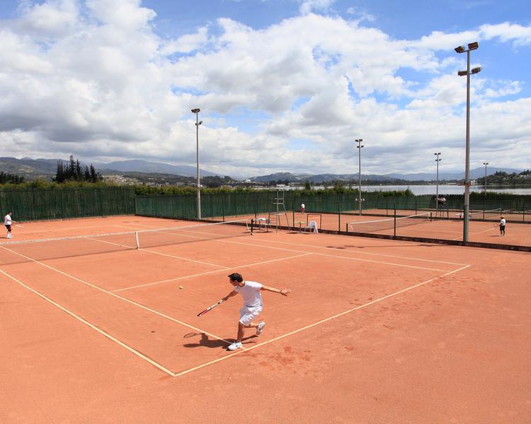 CANCHAS DE TENIS Hotel ESTELAR Paipa Hotel & Centro de Convenciones Paipa